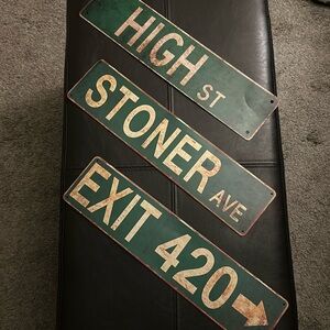 🦋Street Signs 5/25$